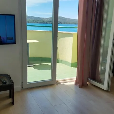 In Zaboric With Sea View, Balcony, Air Conditioning, Wifi 5177-3 Appartamento Šibenik