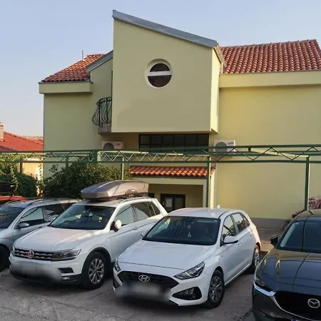 In Zaboric With Sea View, Balcony, Air Conditioning, Wifi 5177-3 아파트 시베니크